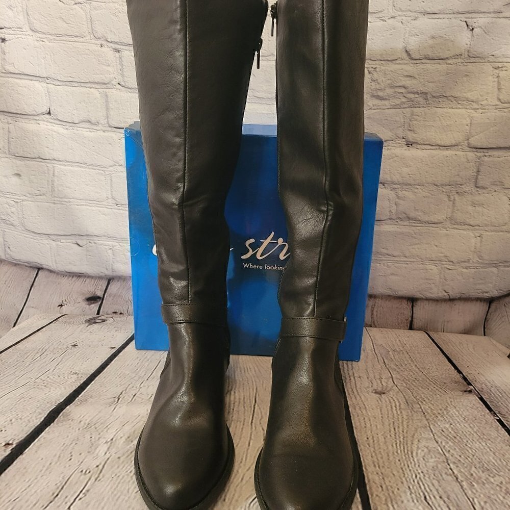 Easy Street Luella Women's Tall Fashion Boot